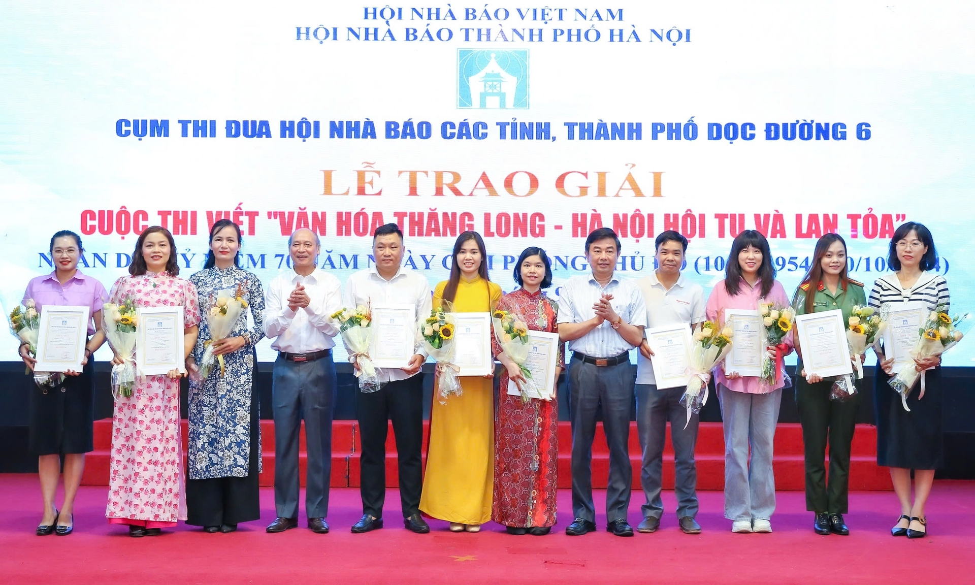 trao giai cuoc thi viet ve van hoa thang long  ha noi hoi tu va lan toa hinh 6