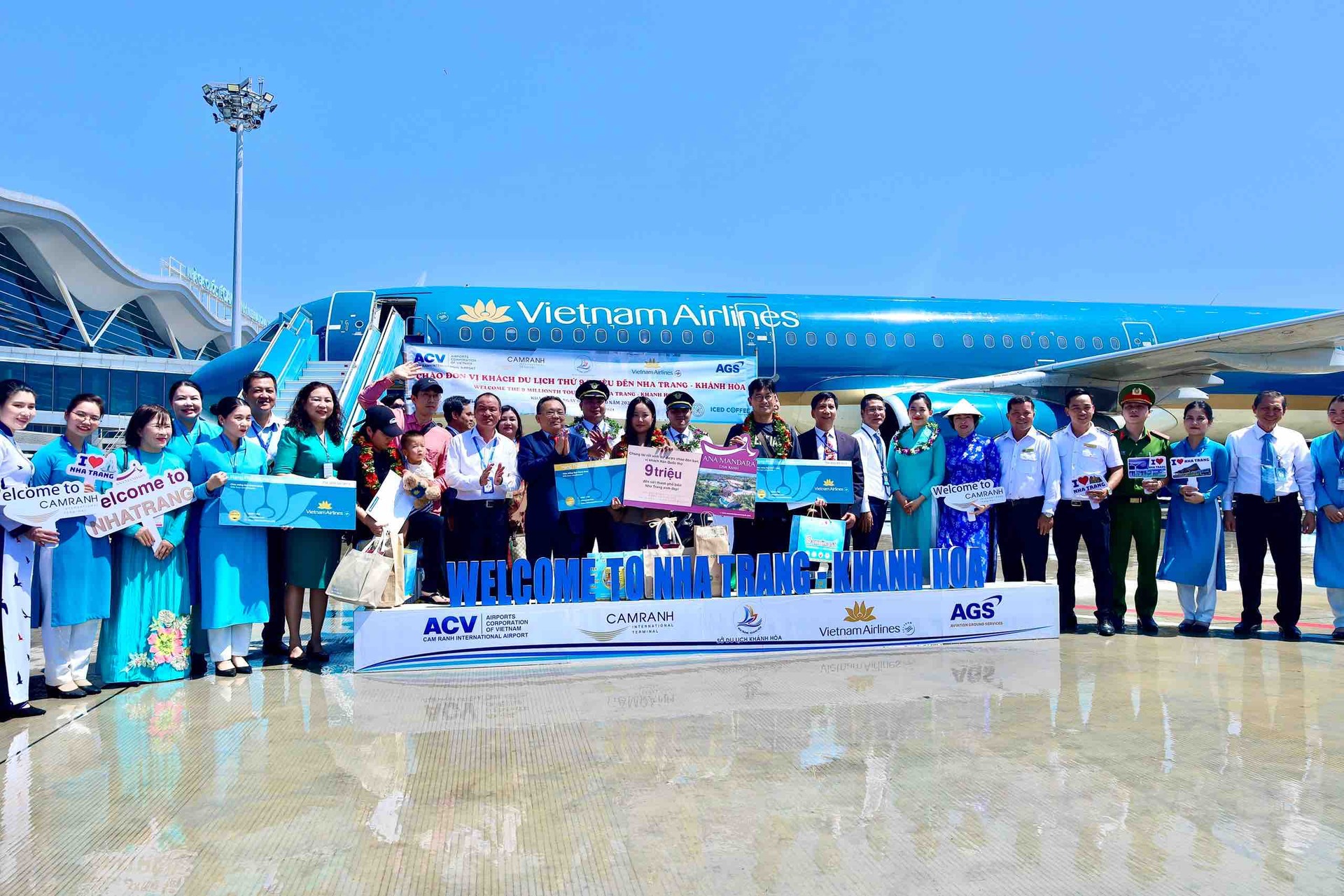 vietnam airlines trao qua cho hanh khach thu 9 trieu den khanh hoa hinh 2