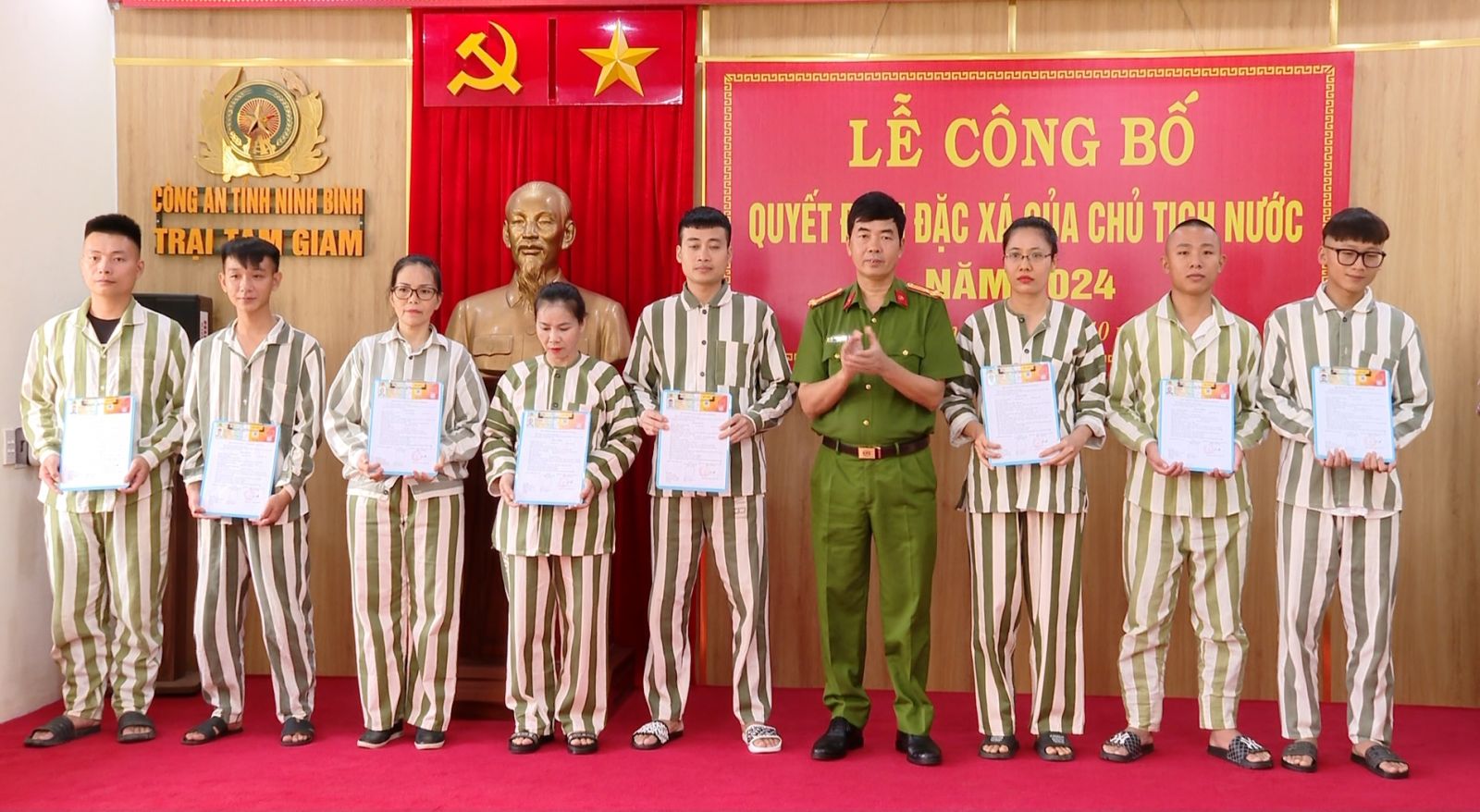 cong an tinh ninh binh cong bo quyet dinh dac xa nam 2024 hinh 1