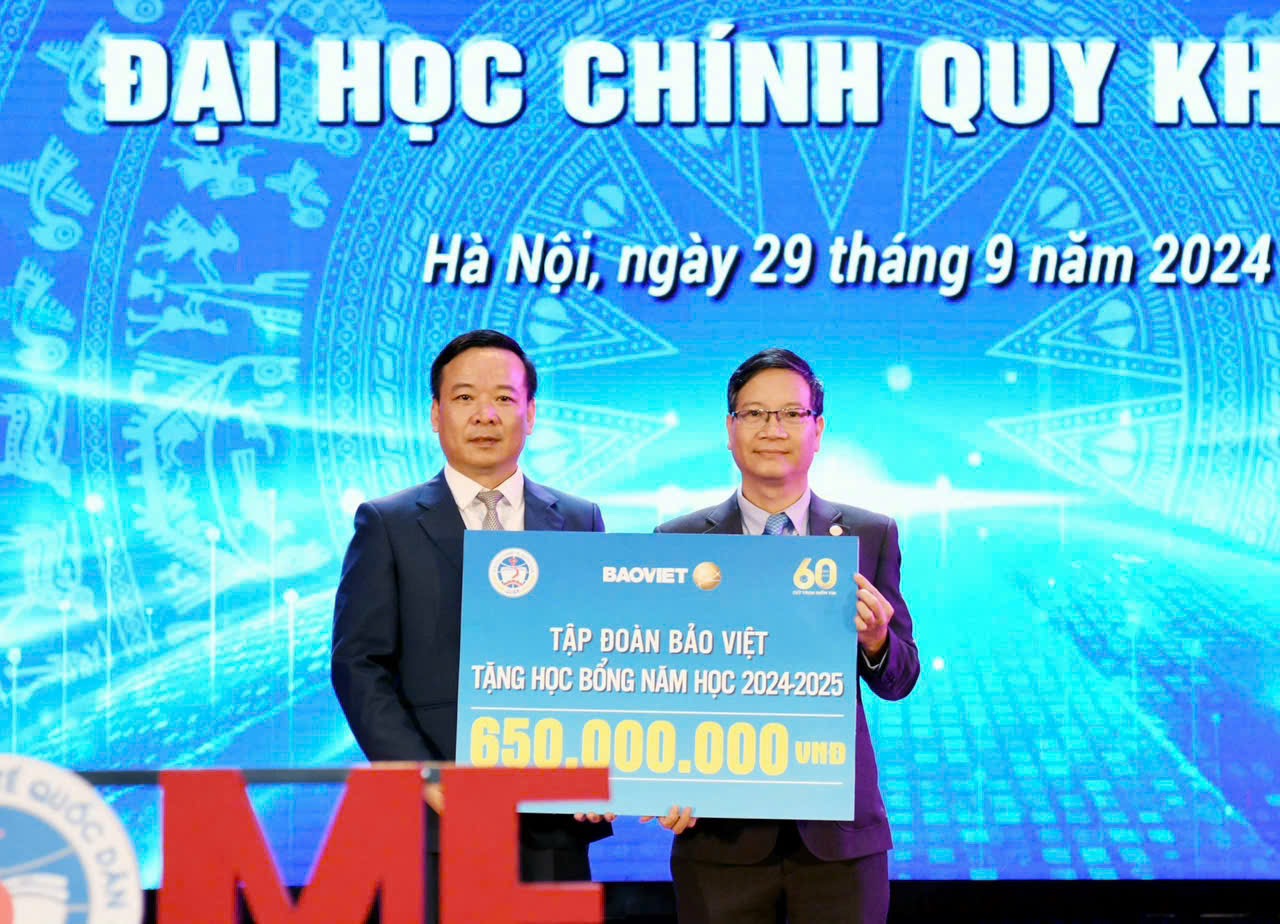 quy hoc bong bao viet  niem tin thap sang tuong lai da trao gan 10 ty dong trong 10 nam lien tiep toi sinh vien viet nam hinh 1