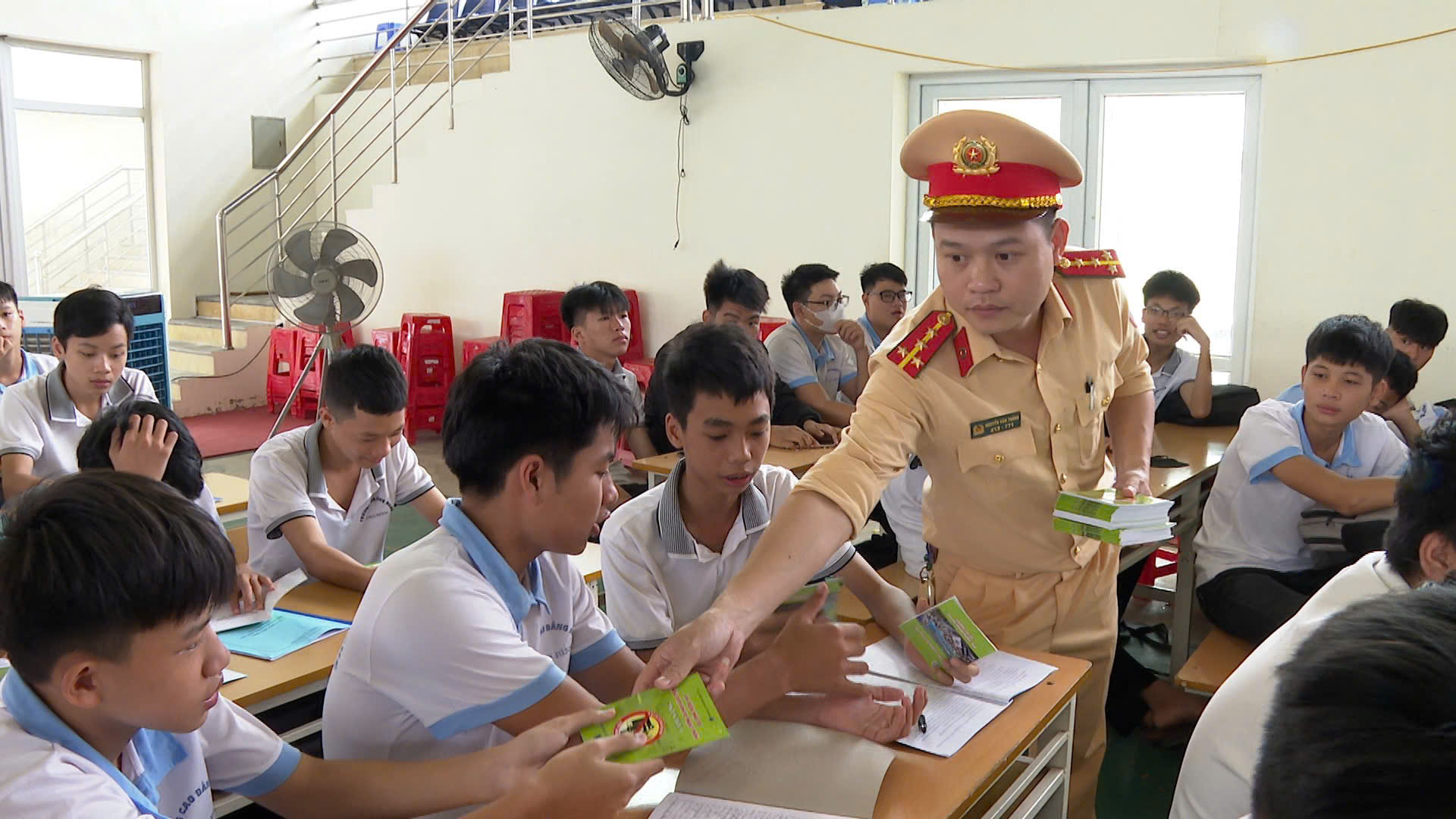 thai binh thuc hien cao diem bao dam trat tu an toan giao thong cho hoc sinh hinh 1