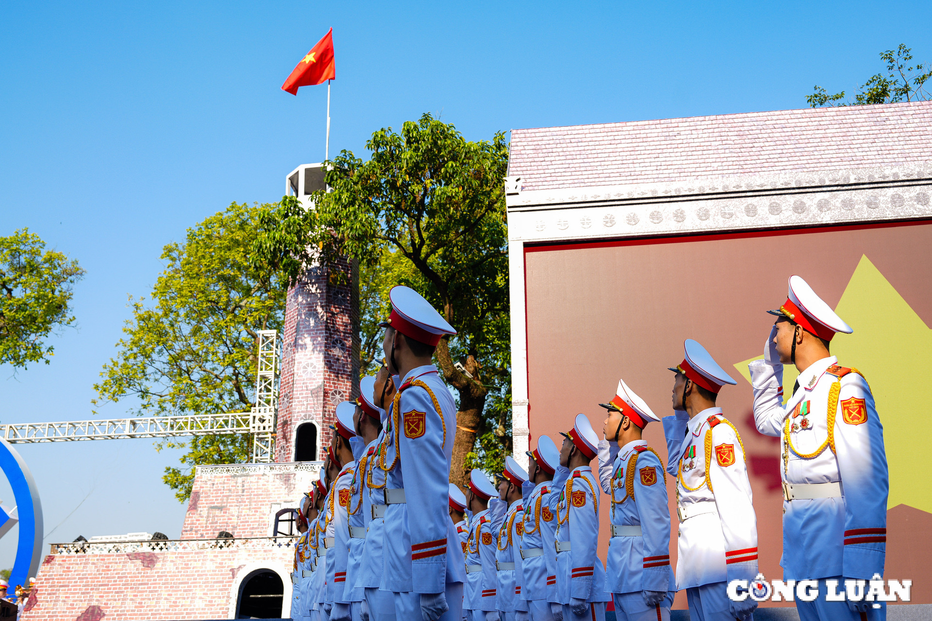 tong duyet ngay hoi van hoa vi hoa binh voi su tham gia cua hang nghin nguoi dan ha noi hinh 4