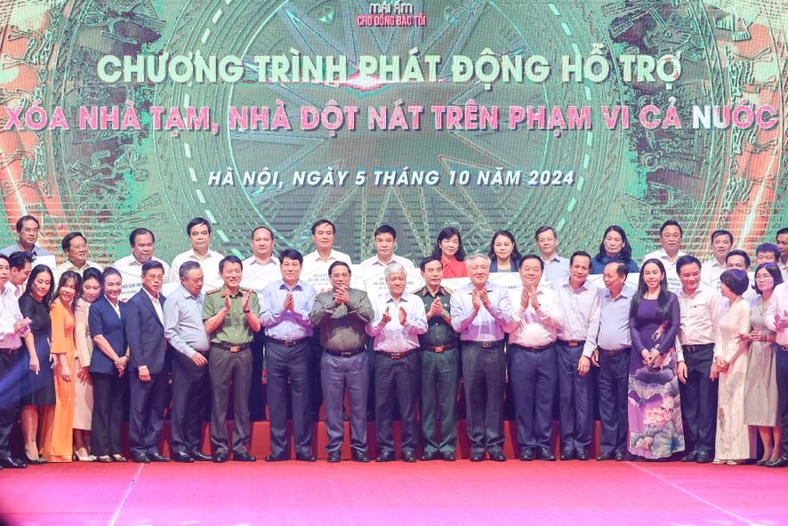 xoa het nha tam nha dot nat de khong ai bi bo lai phia sau trong ky nguyen vuon minh cua dan toc hinh 3