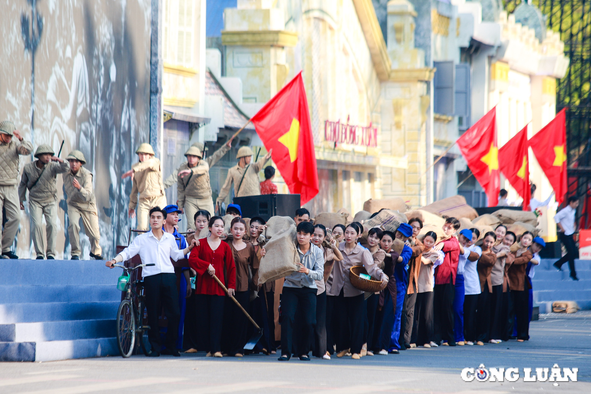 tong duyet ngay hoi van hoa vi hoa binh voi su tham gia cua hang nghin nguoi dan ha noi hinh 2