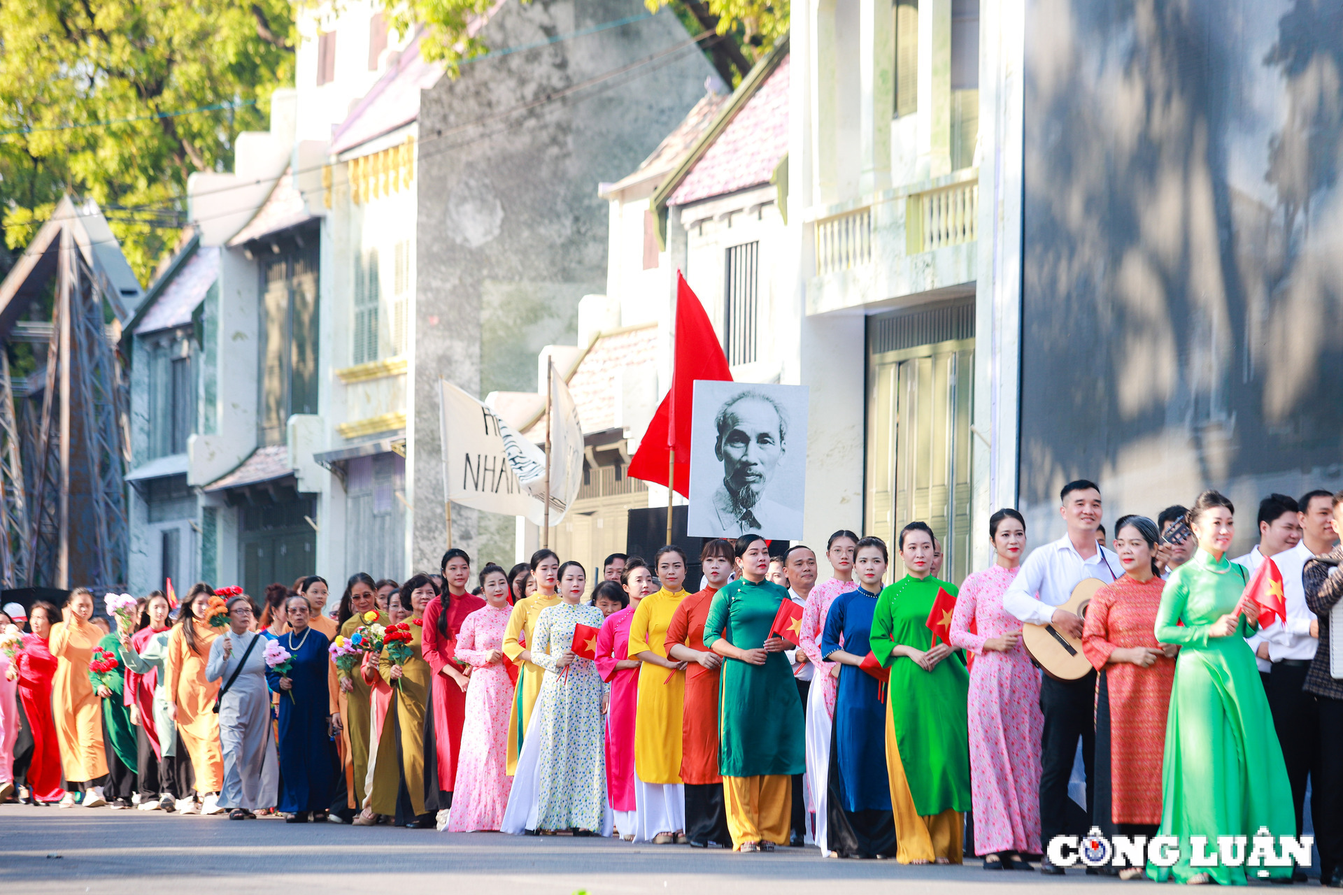 tong duyet ngay hoi van hoa vi hoa binh voi su tham gia cua hang nghin nguoi dan ha noi hinh 16