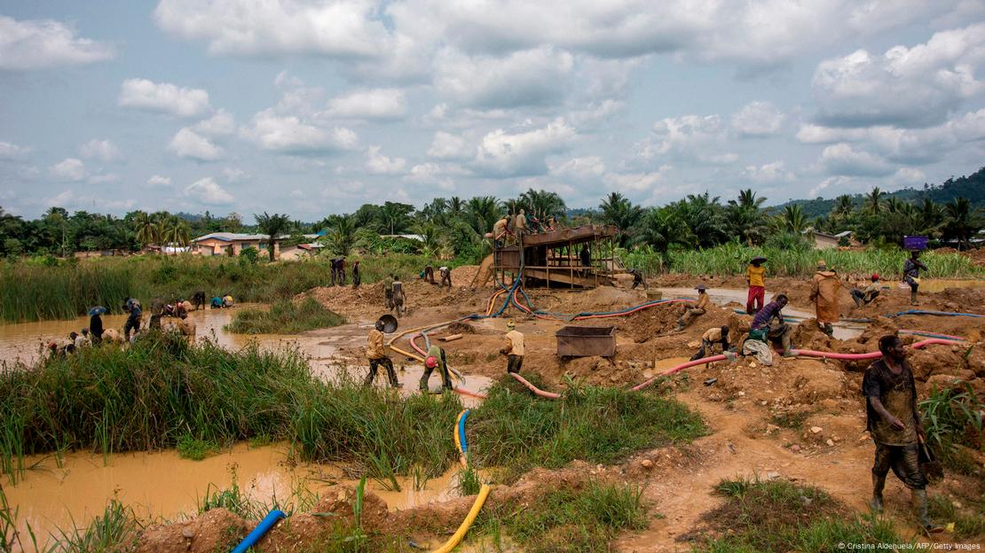 nhung mo vang tho phi noi nhuc nhoi o ghana va chau phi hinh 1