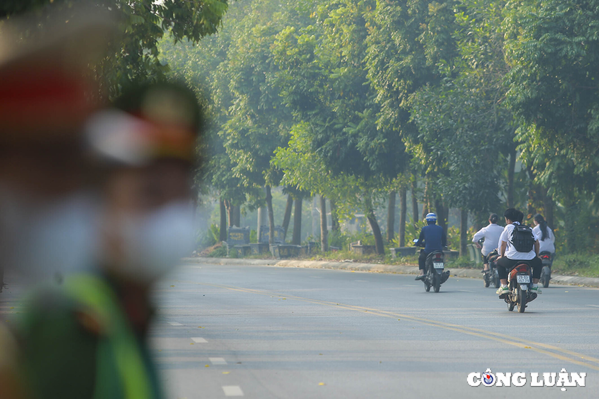 hang loat truong hop la hoc sinh thpt bi xu phat giao thong tren duong den truong hinh 11