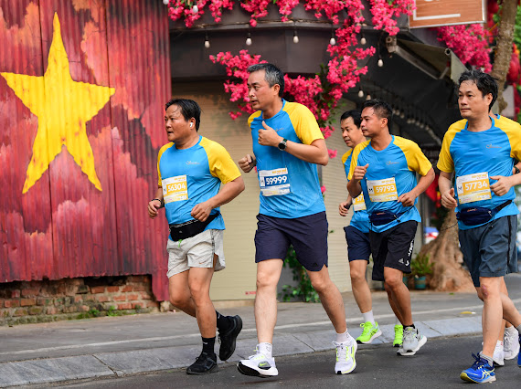 vietnam airlines to chuc thanh cong giai chay run for love 2024 hinh 5