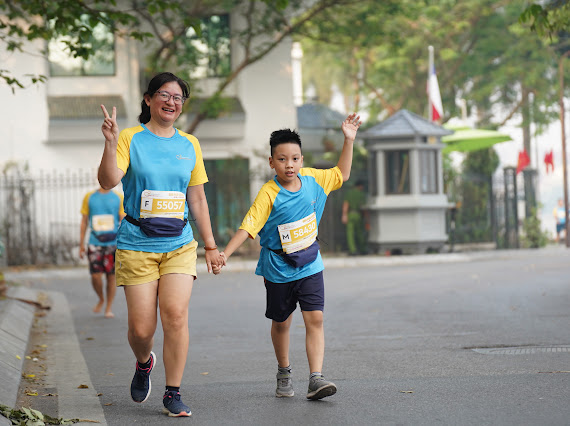 vietnam airlines to chuc thanh cong giai chay run for love 2024 hinh 7