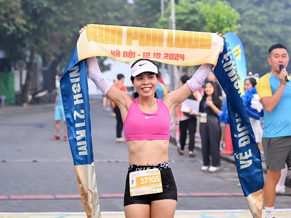 vietnam airlines to chuc thanh cong giai chay run for love 2024 hinh 11