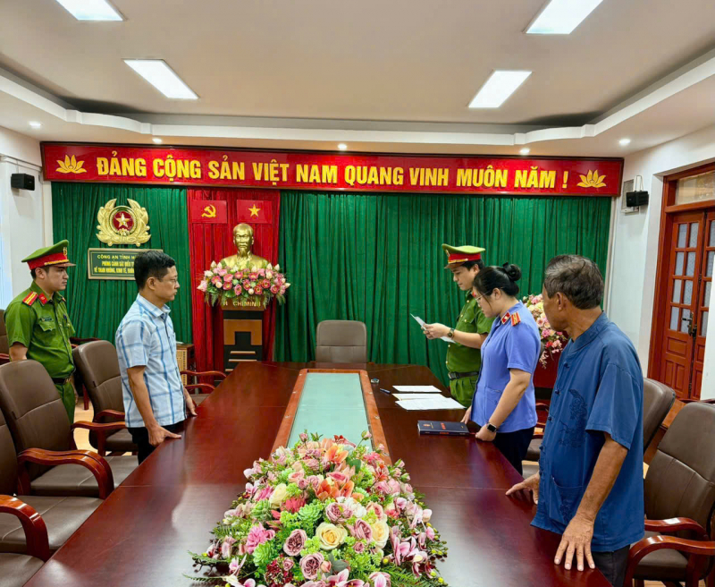 hoa binh bat hieu truong nha truong chi dao thu tien an pham thi tot nghiep sai quy dinh hinh 1