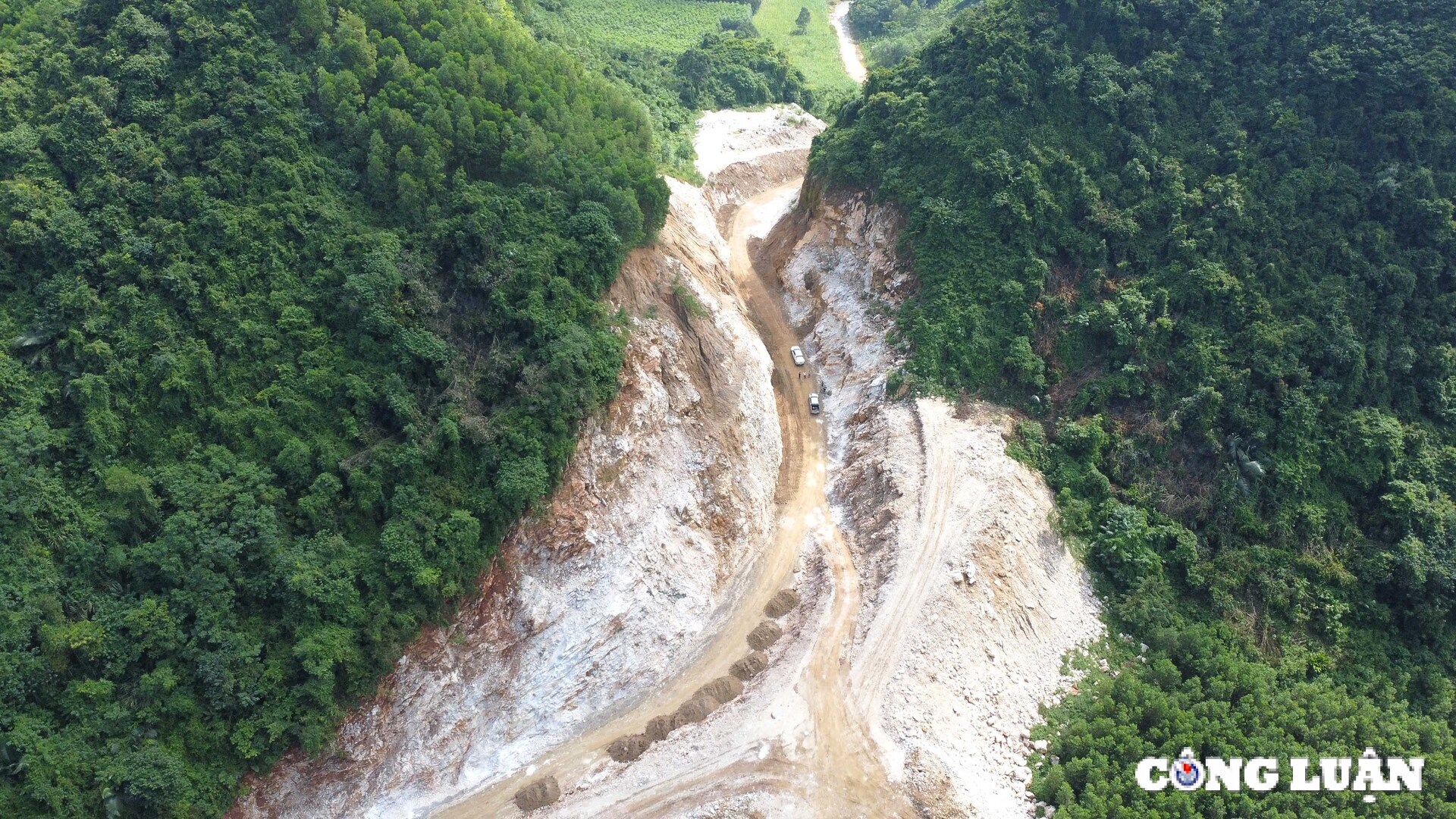 nghe an pha da mo duong ket noi khu vuc mien nui giua huyen quy hop va tan ky hinh 3