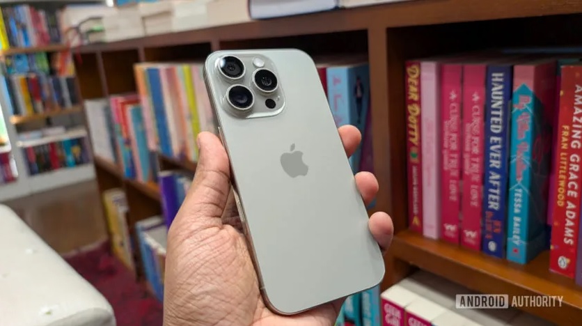 loi khoi dong lai ngau nhien tren iphone 16 pro hinh 1