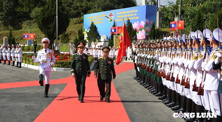 hai bo truong chu tri giao luu huu nghi quoc phong bien gioi viet nam  lao lan thu hai hinh 2