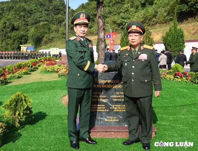 giao luu huu nghi quoc phong bien gioi viet nam  lao tang cuong tinh huu nghi doan ket giua quan va dan hai nuoc hinh 11