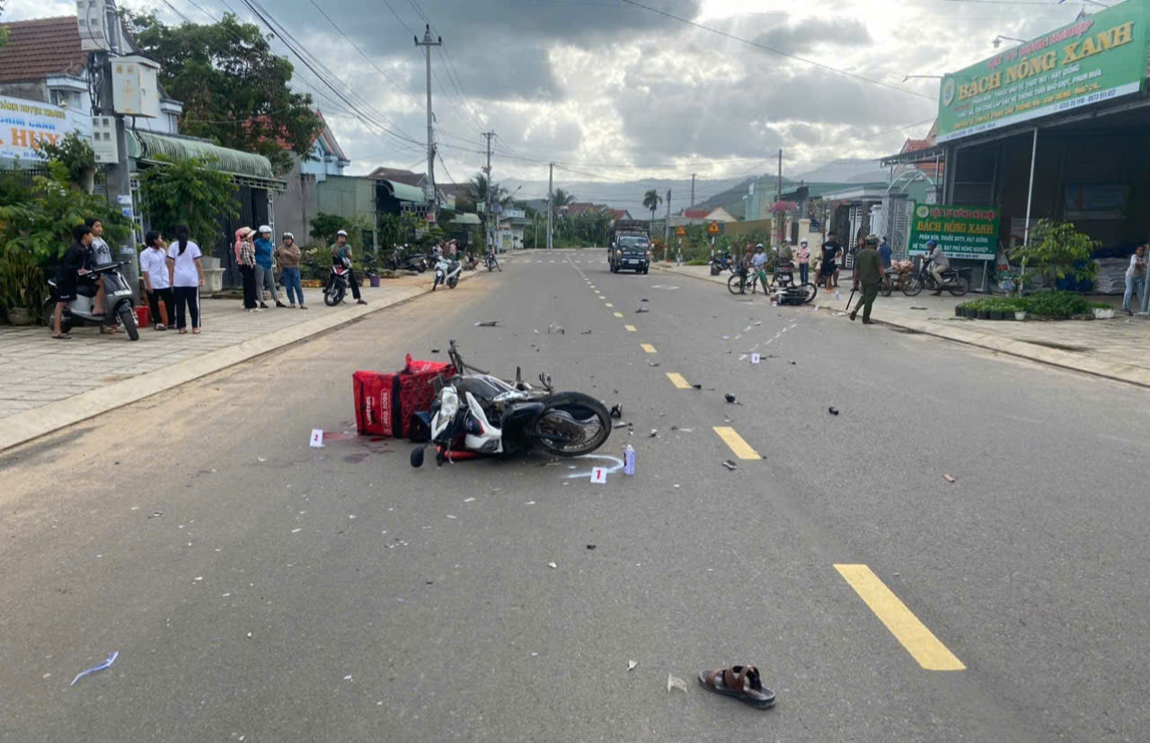 gia lai hai xe may nguoc chieu tong nhau khien 2 nguoi tu vong hinh 1