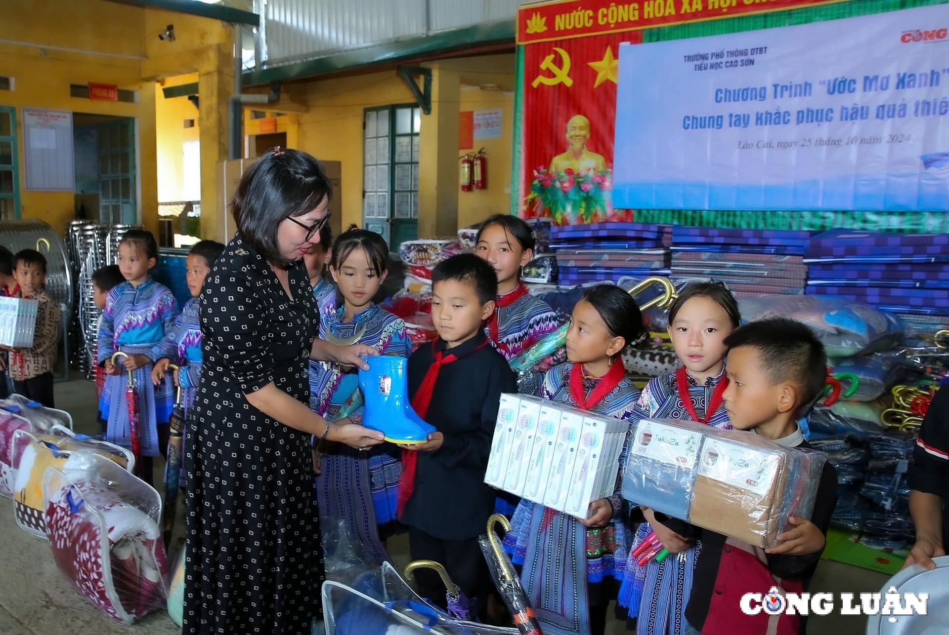 bao nha bao cong luan mang niem vui den voi hoc sinh cac huyen mien nui tinh lao cai hinh 8