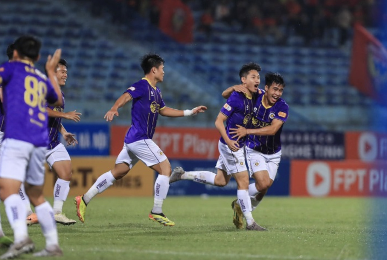 ha noi fc thoat thua truoc ha tinh tren san hang day hinh 1