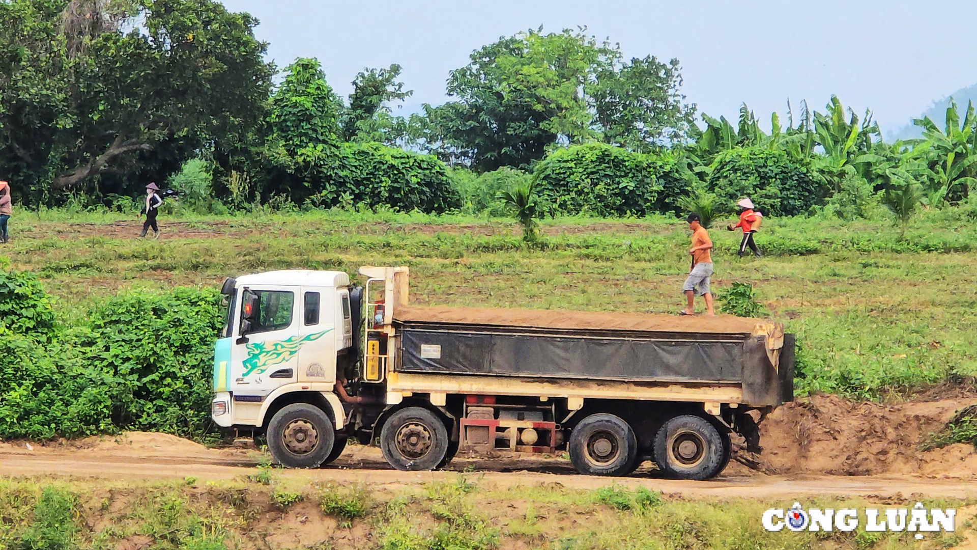 phu thien gia lai cau song yun co nguy co bi do sap vi qua tai hinh 3