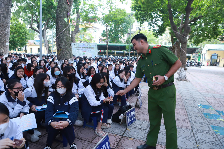 trang bi ky nang va kien thuc giup hoc sinh nhan dien ma tuy de chu dong phong tranh va bao ve minh hinh 10