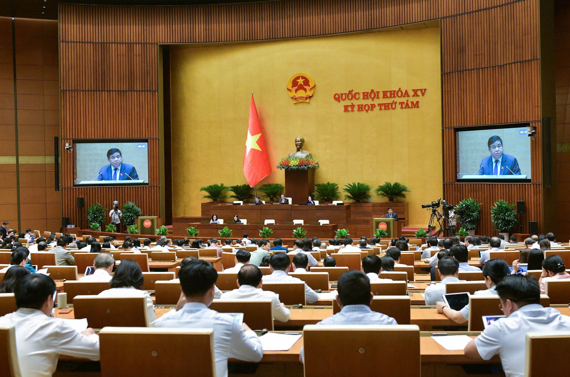 nen cho phep thuc hien som viec mua ban chuyen nhuong vat chung tai san da ke bien phong toa hinh 1