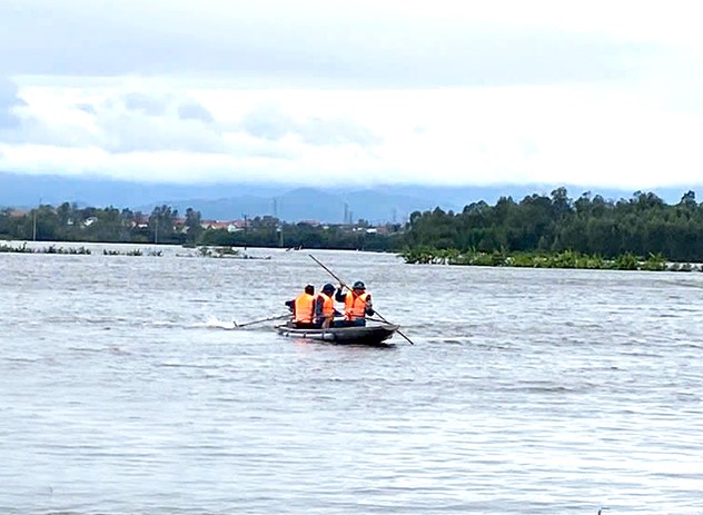 tim thay 2 thi the dan ong bi lu cuon troi o quang binh hinh 1