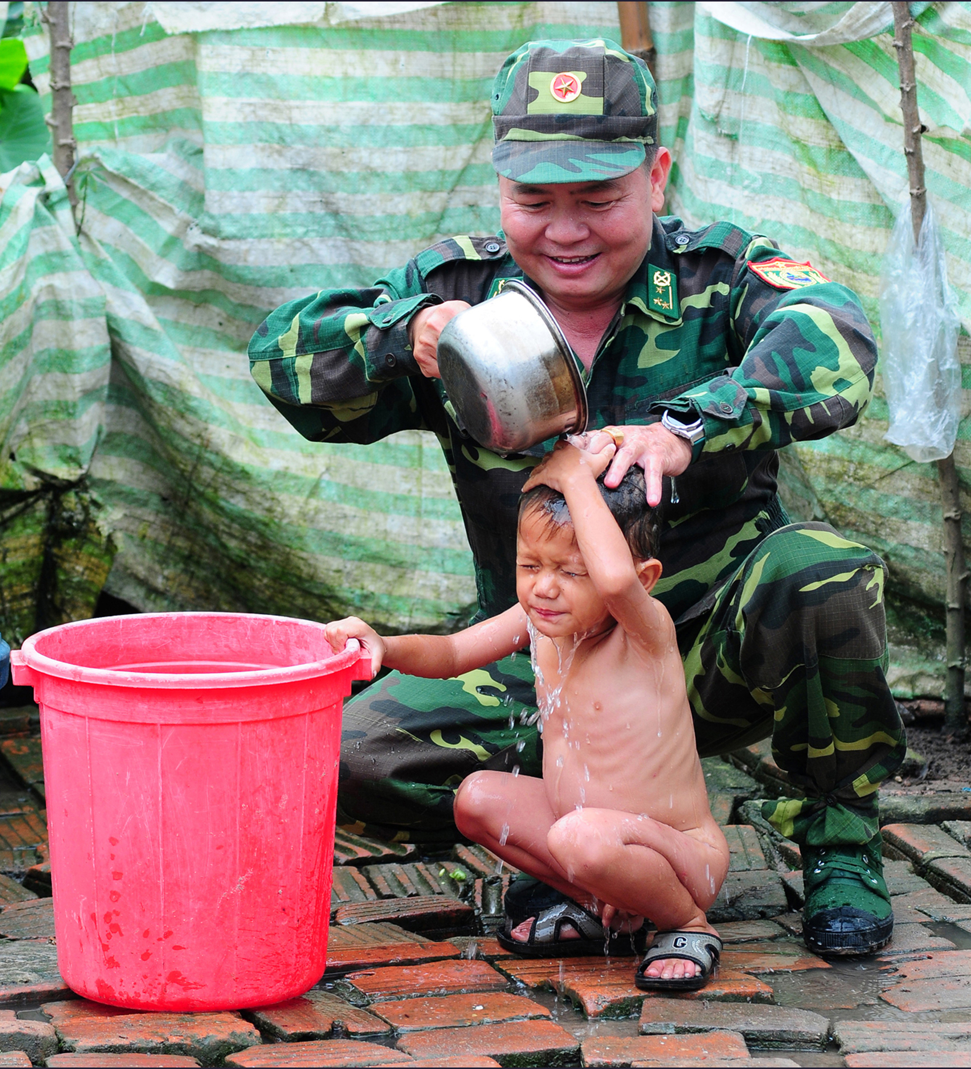 giai anh khoanh khac bao chi 2024 don nhung khoanh khac cham den trai tim doc gia hinh 3