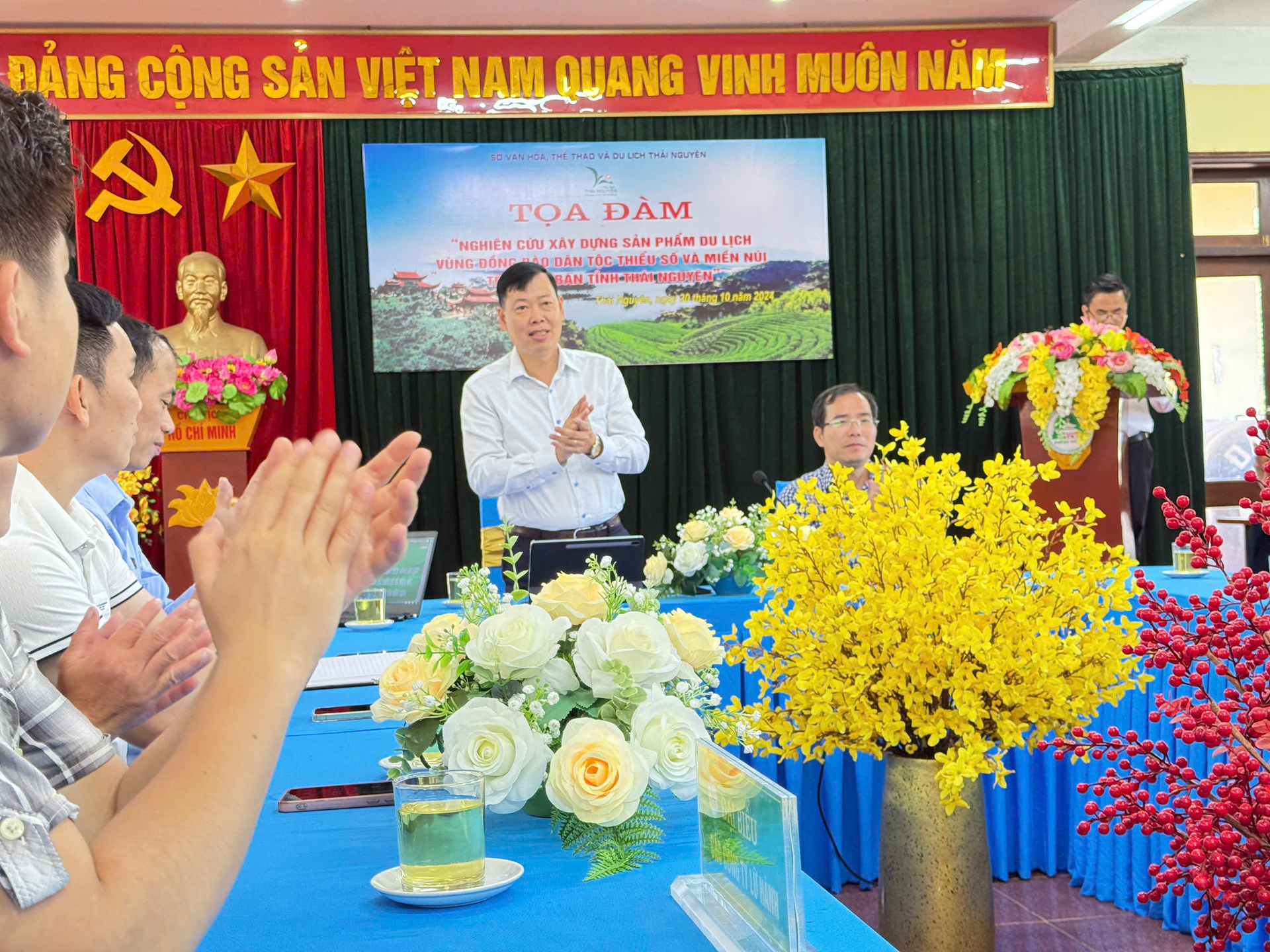 nhieu giai phap cho phat trien hoat dong du lich dong bao dan toc thieu so va mien nui thai nguyen hinh 1