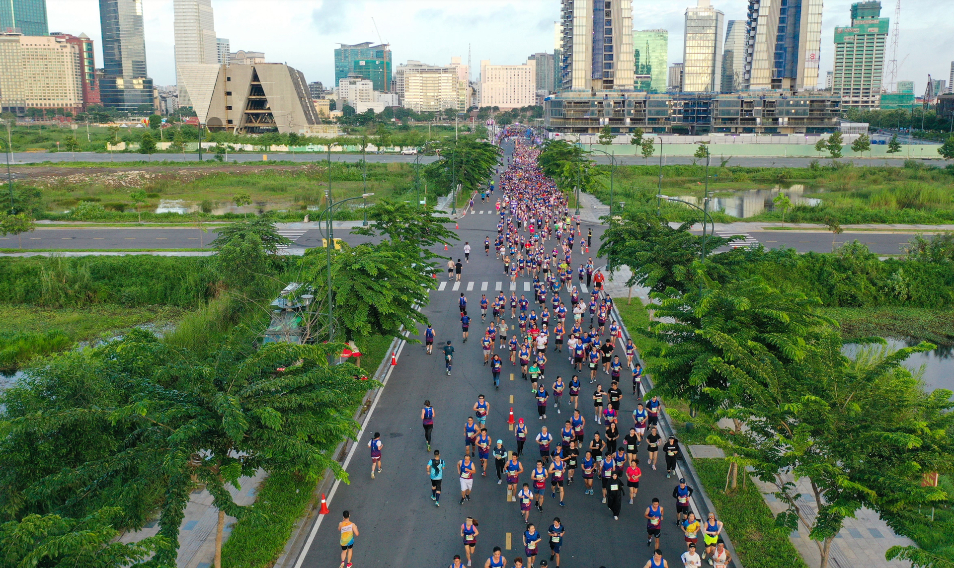 giai chay ban marathon thu duc city run thu hut 4000 van dong vien hinh 4