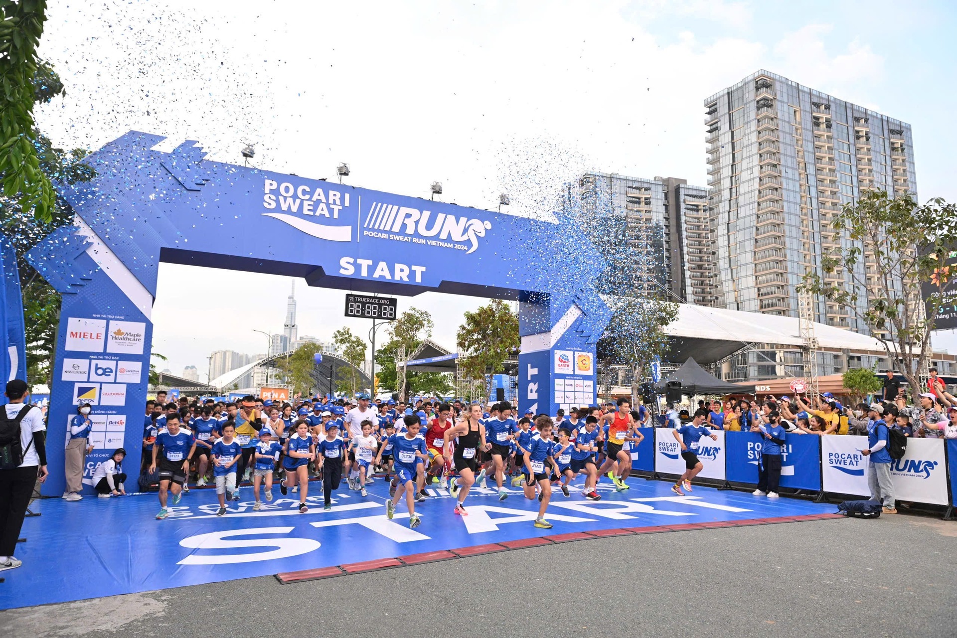 giai pocari sweat run viet nam gay quy tai nang the thao tphcm hinh 1