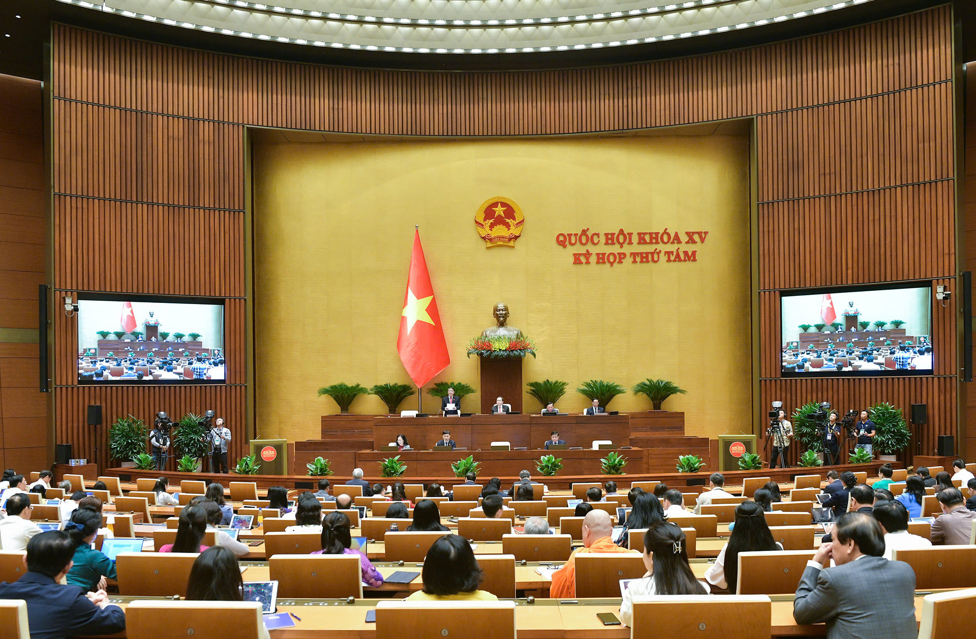 mua bao da qua di nhung nghia dong bao va tinh nguoi van con o lai tao nen suc manh cua dan toc hinh 1