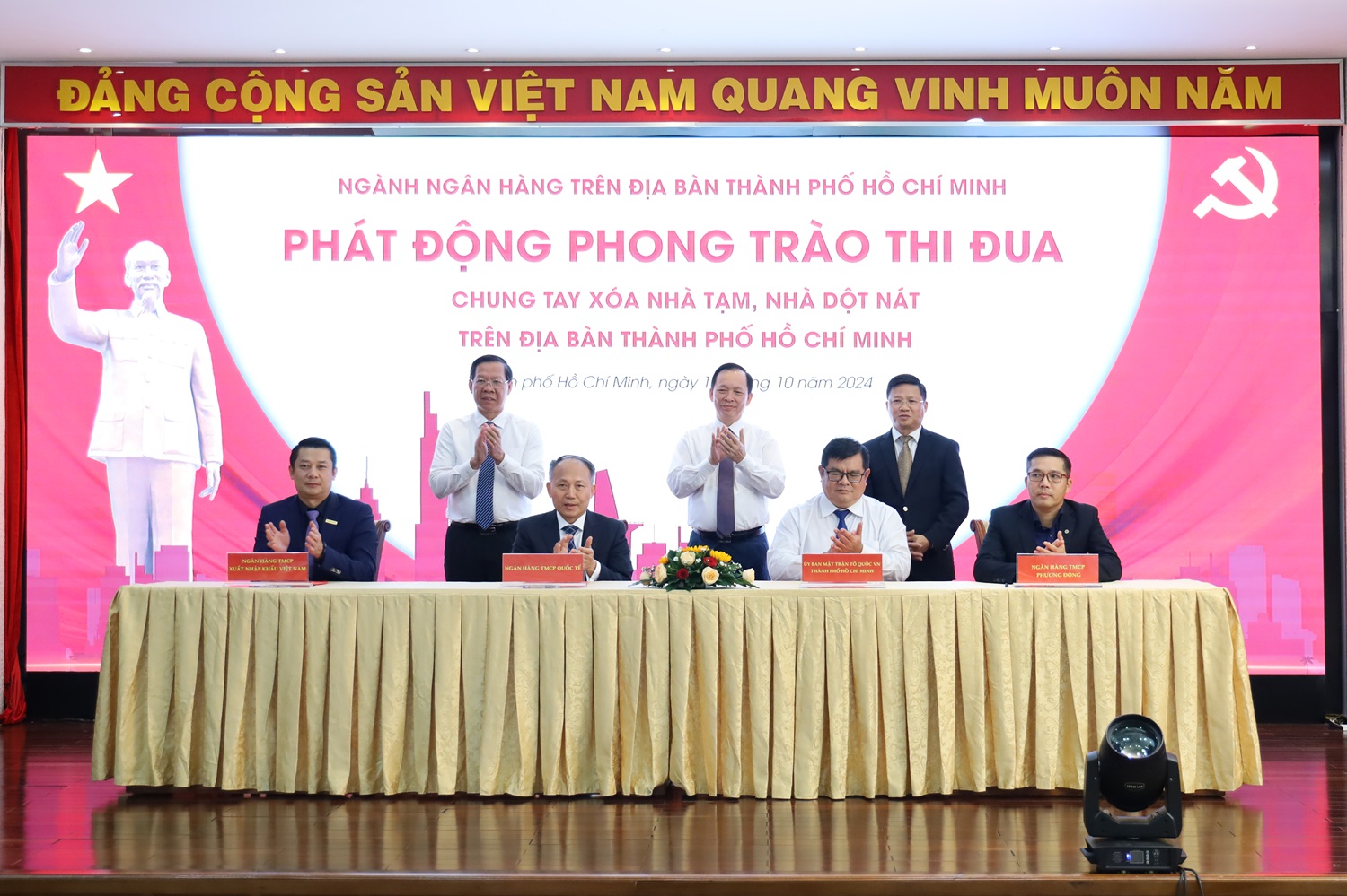 eximbank tai tro 5 ty dong chung tay xoa nha tam nha dot nat tai tphcm hinh 1