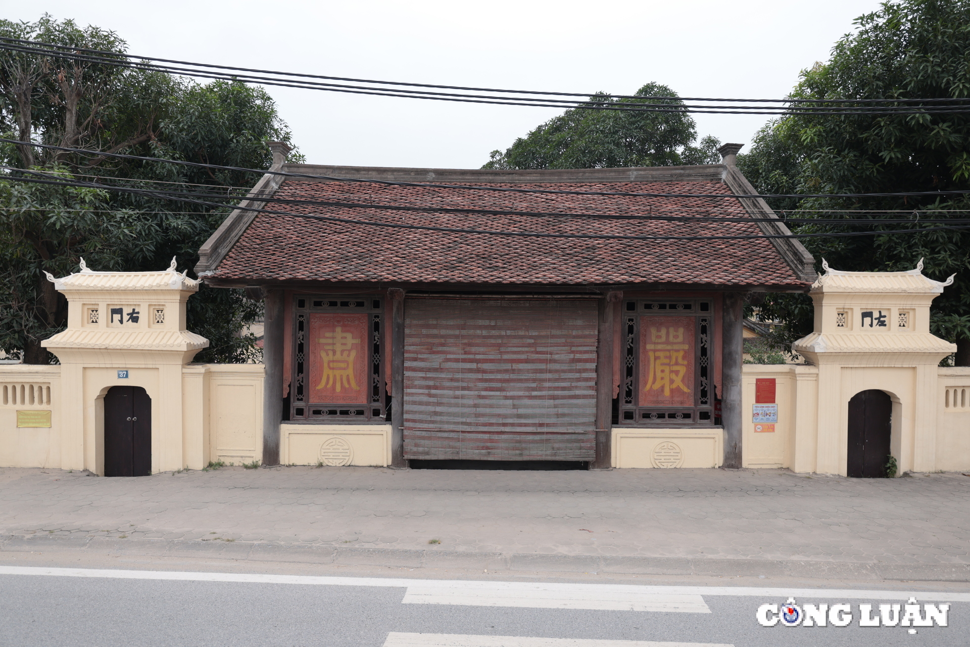 khong gian ngoi lang co nam ben bo song hong hinh 7