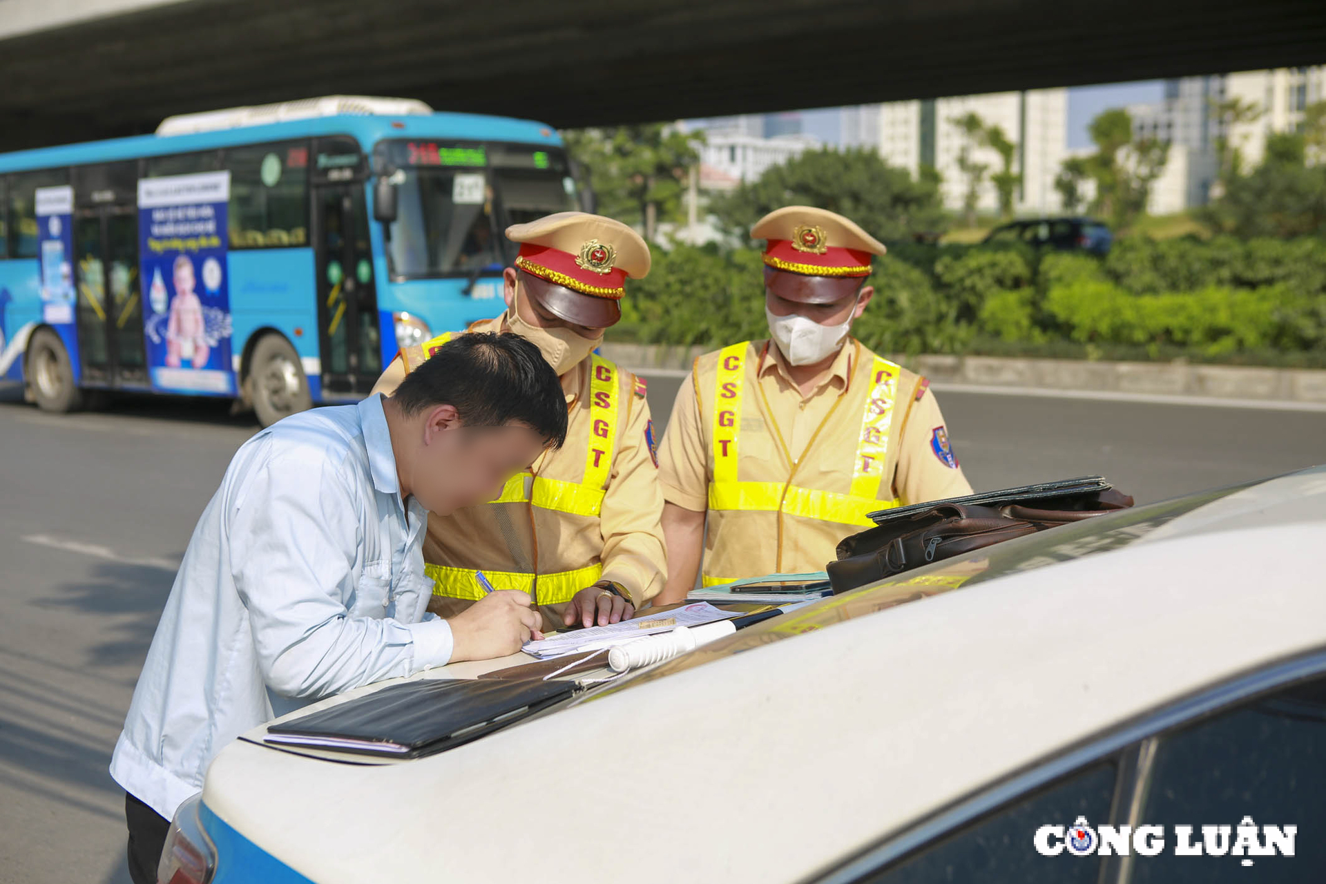 kiem tra xu phat loi dung do sai quy dinh khu vuc ben xe my dinh hinh 4