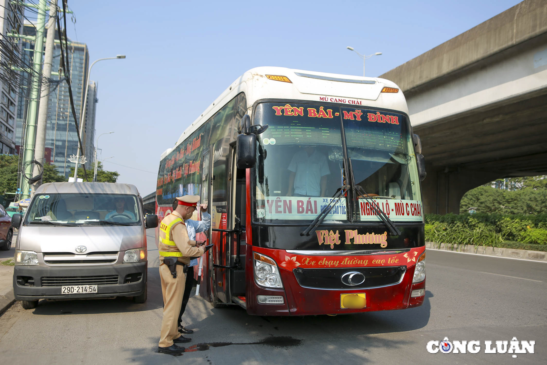 kiem tra xu phat loi dung do sai quy dinh khu vuc ben xe my dinh hinh 1