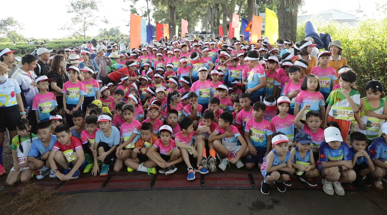 gia lai hon 1000 van dong vien danh thuc vung que chu pah thong qua giai half marathon 2024 hinh 4