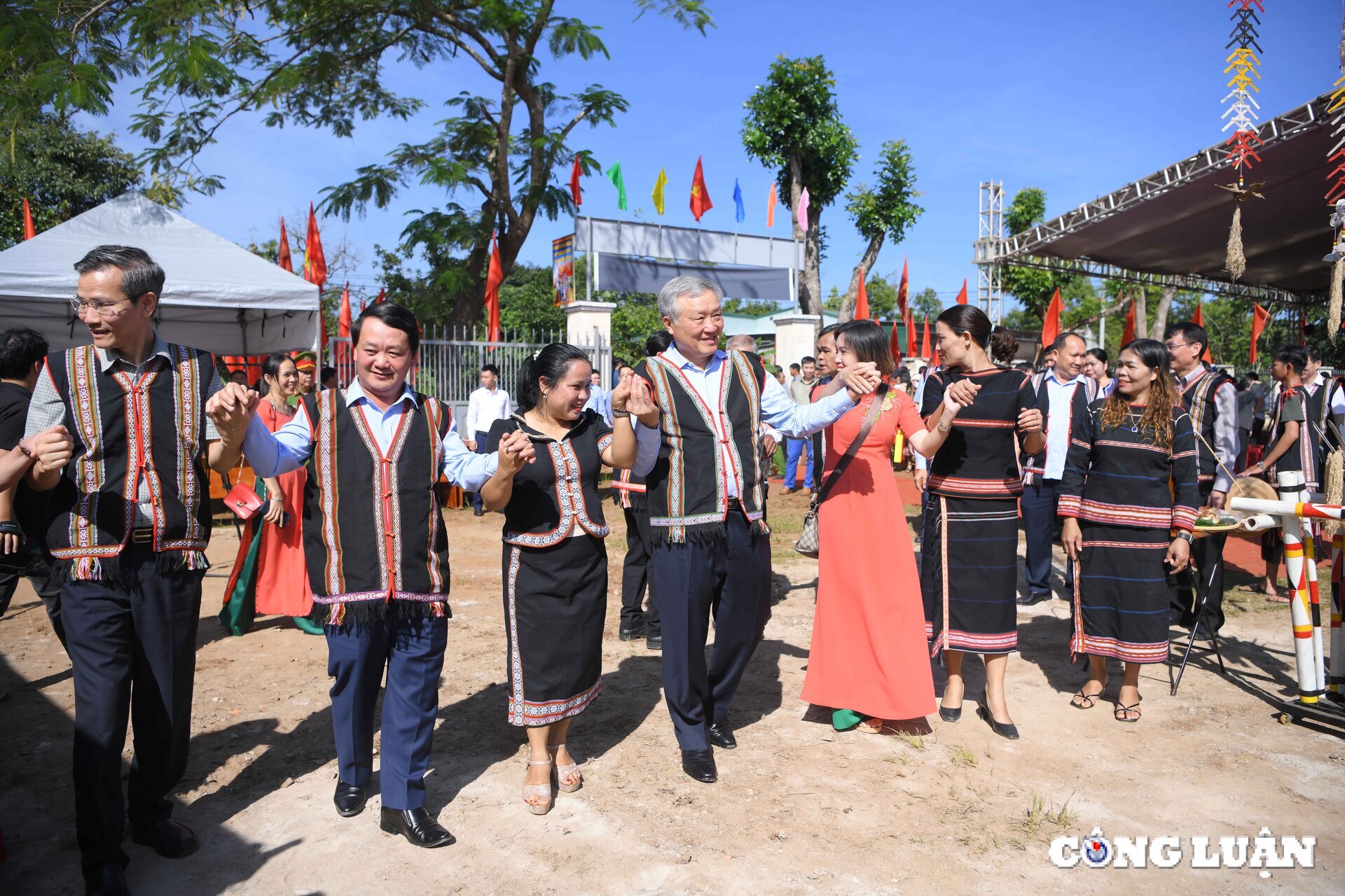 pho thu tuong thuong truc chinh phu nguyen hoa binh tang cuong khoi dai doan ket toan dan vuon len xay dung buon lang giau dep hinh 5