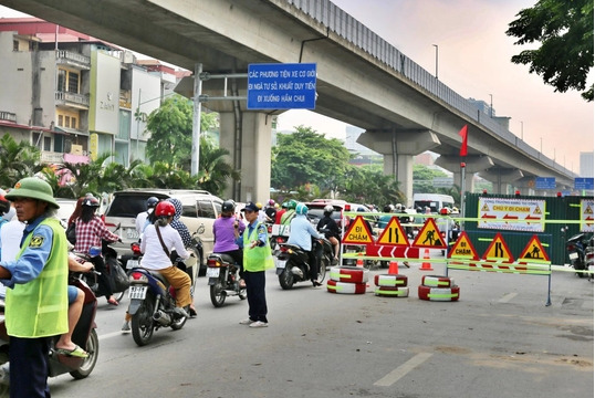 ha noi dieu chinh giao thong tren duong tran phu quan ha dong hinh 1