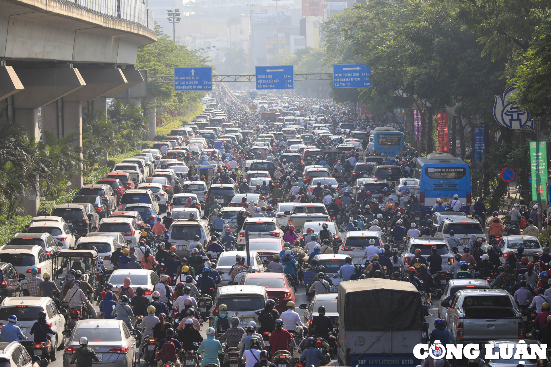 ung pho voi o nhiem khong khi tai ha noi han che phuong tien ca nhan van la giai phap quan trong hinh 2