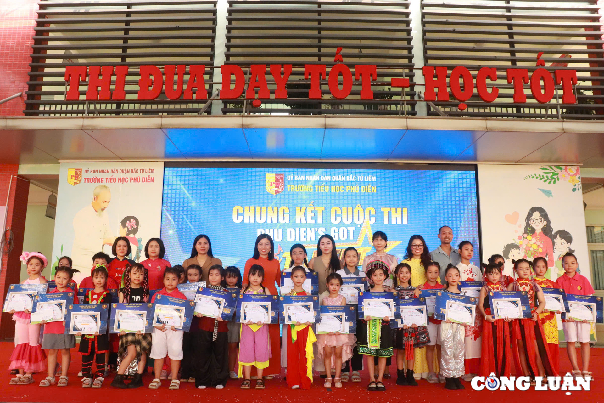 ha noi ngam cac tai nang nhi duoi 10 tuoi the hien truoc anh den san khau truong hoc hinh 11