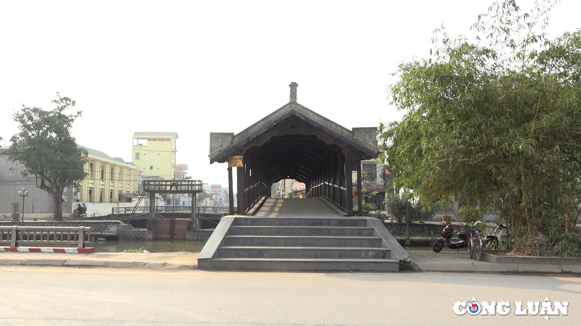 ninh binh ghe tham cay cau hon tram nam tuoi bac qua song an hinh 5