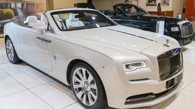 doanh so cua rolls royce bung no tai nga hinh 1