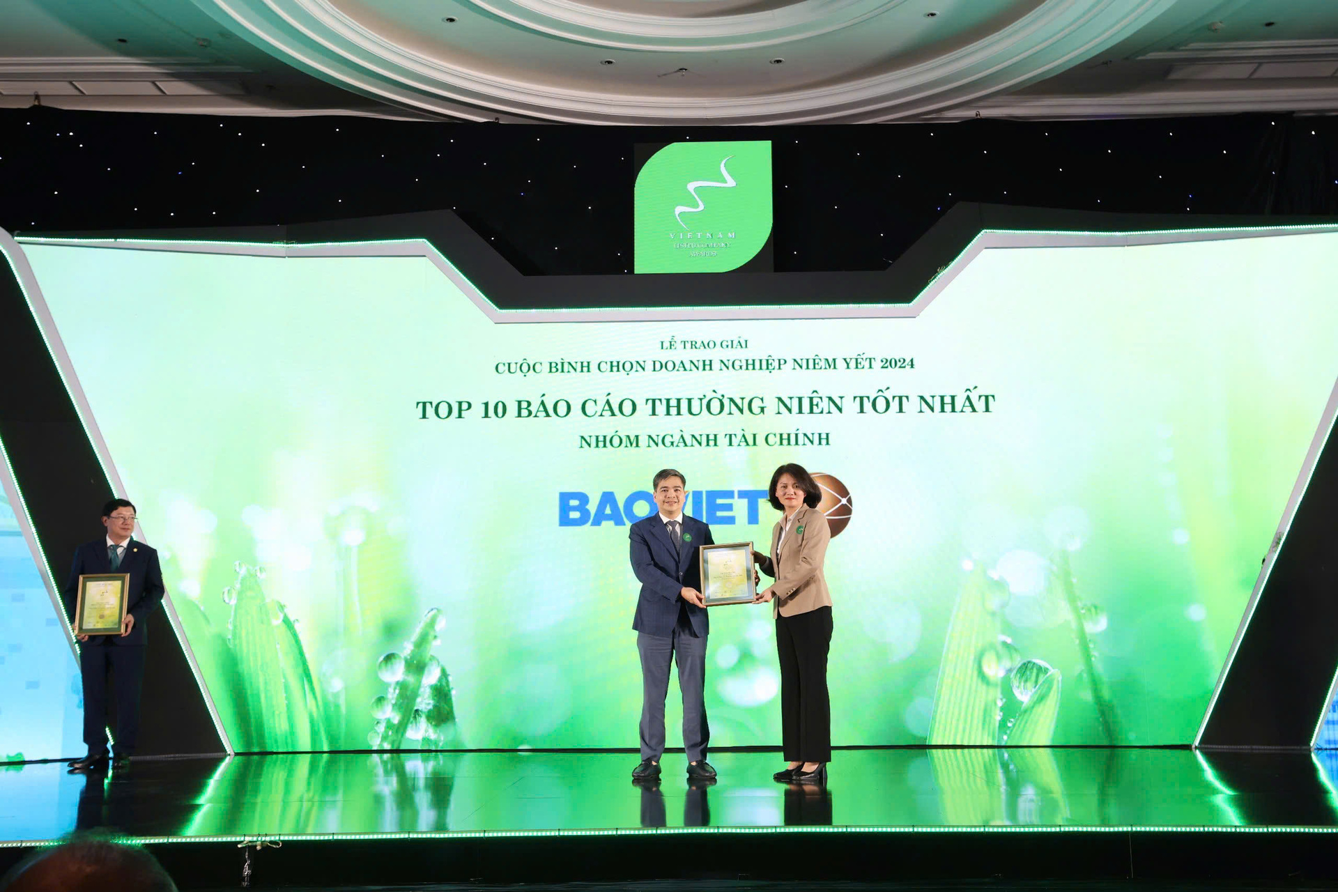 ky niem 60 nam thanh lap bao viet lien tuc gianh duoc nhieu giai thuong trong nuoc va quoc te dat top 10 bao cao thuong nien tot nhat nhom tai chinh hinh 1