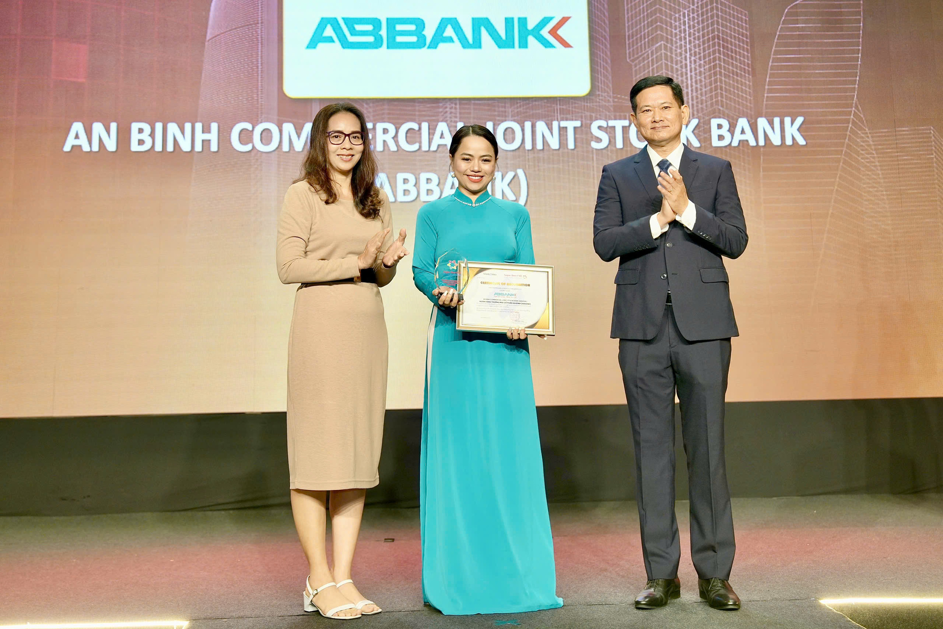 abbank duoc vinh danh doanh nghiep vi cong dong hinh 1