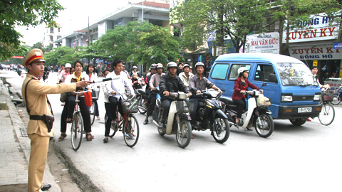 bac ninh trien khai thi hanh luat trat tu an toan giao thong duong bo hinh 1