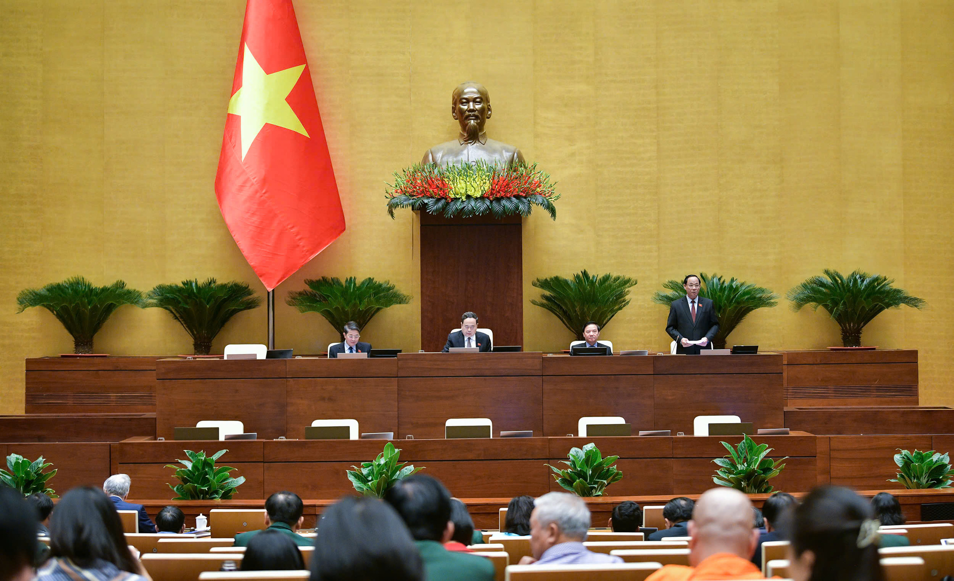 quoc hoi thong nhat tang tuoi nghi huu cua si quan quan doi hinh 1