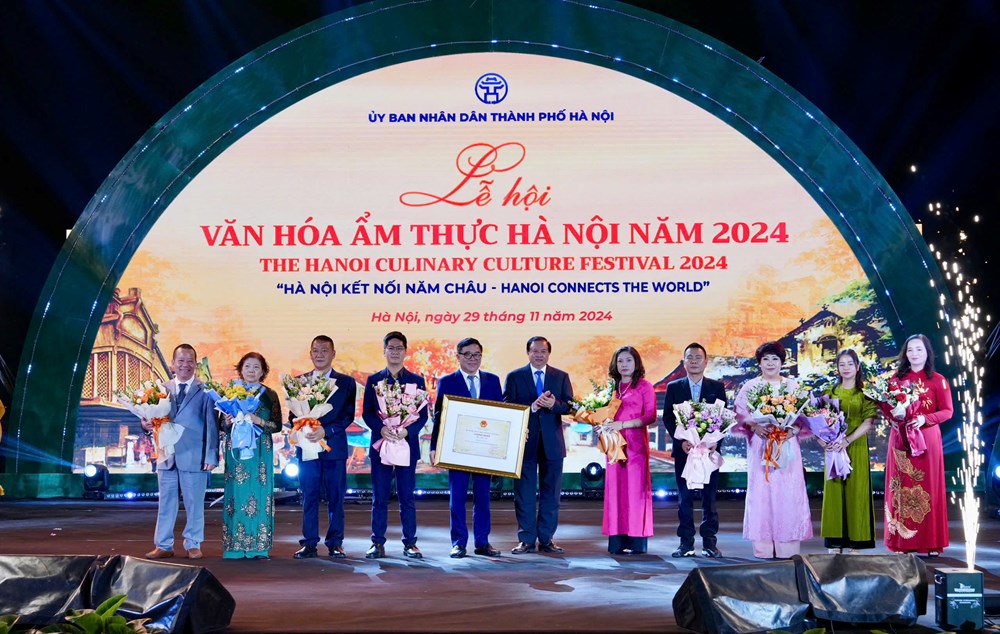 pho ha noi duoc vinh danh la di san van hoa tai le hoi am thuc 2024 hinh 1