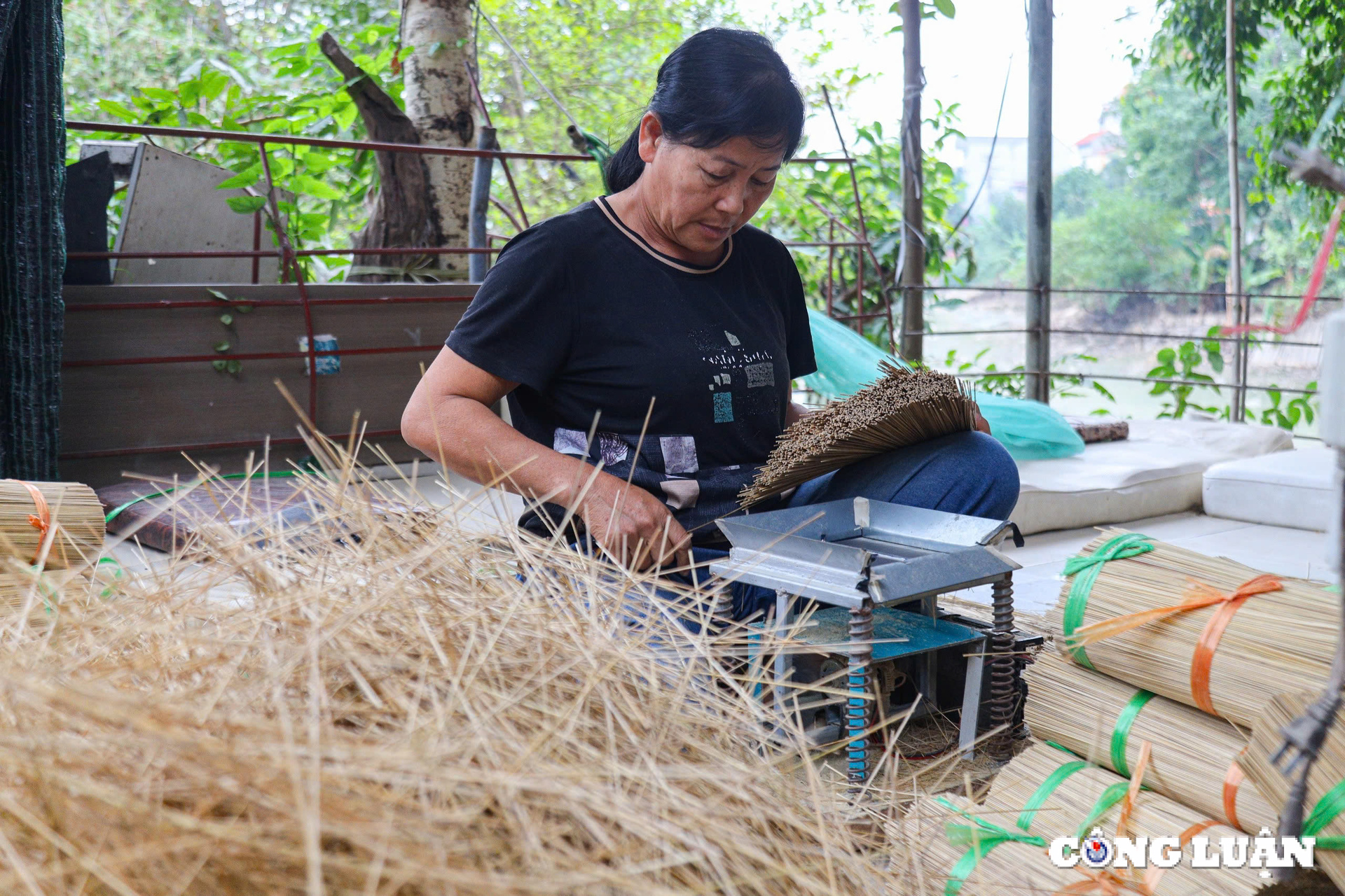 nguoi dan lang huong quang phu cau tat bat vao vu tet hinh 6