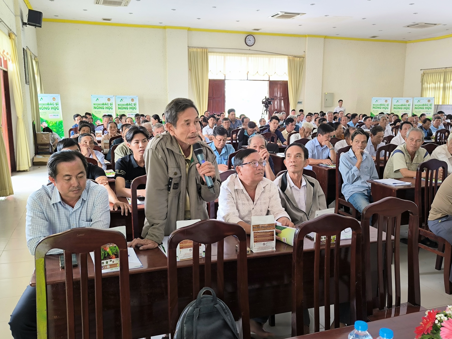 phu my dong hanh thiet thuc cung ba con nong dan qua chuong trinh bac si nong hoc hinh 6