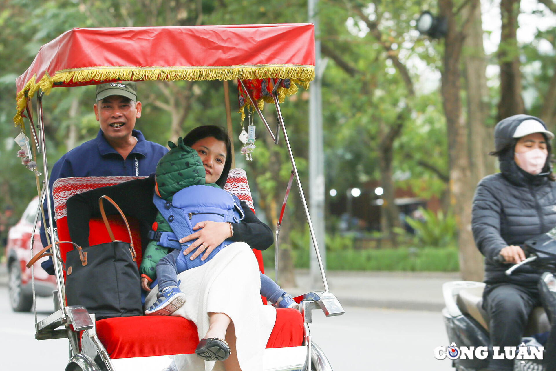 ha noi lanh sau nguoi dan phu kin quan ao am khi ra duong hinh 4